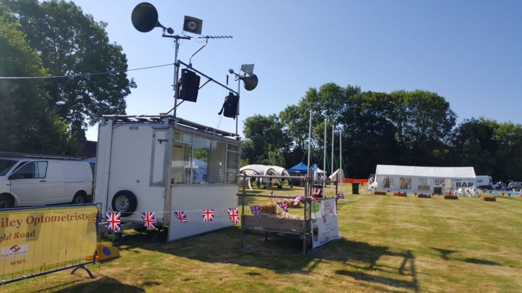 Commentary Trailer beside Arena Fundraising enent