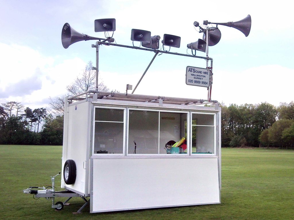 Trailer Commentary Box Large Window